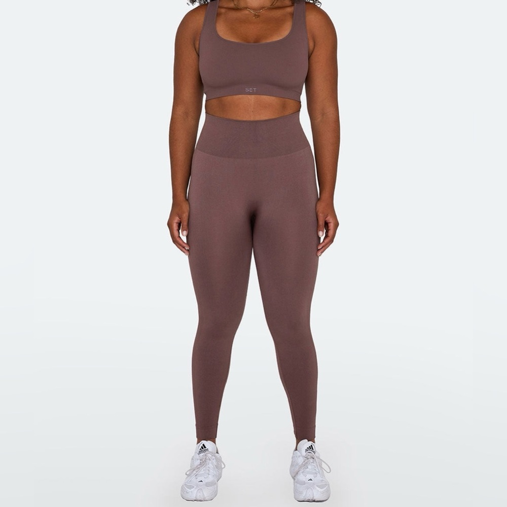 NWOT Set Active Sculpflex Legging / Box Cut Bra (Color: Pepper) Medium
